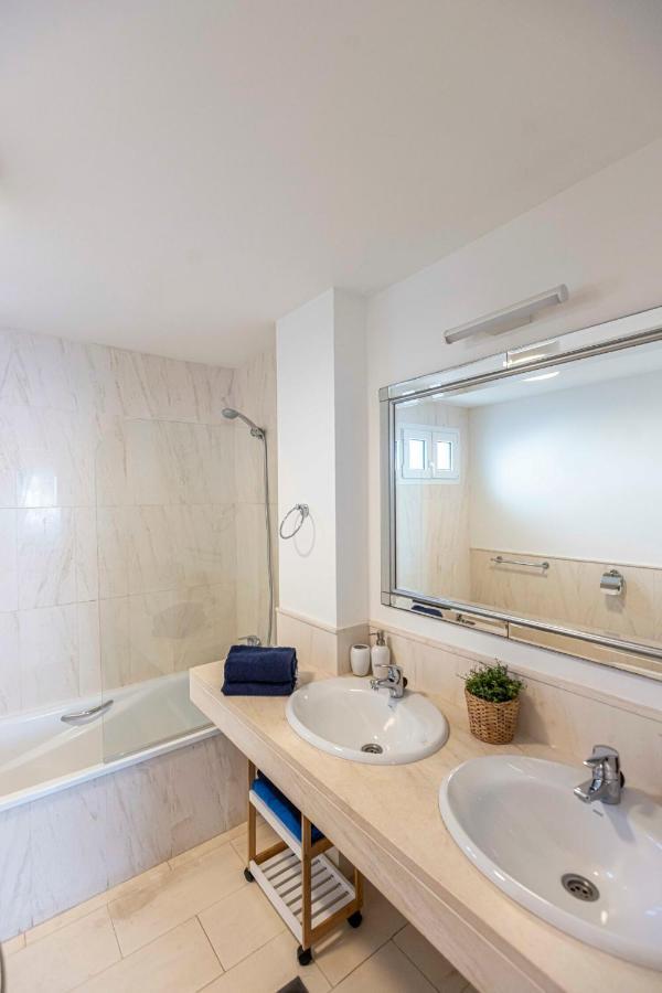 Frontline Beach Penthouse In Mi Capricho Sitio de Calahonda Zewnętrze zdjęcie